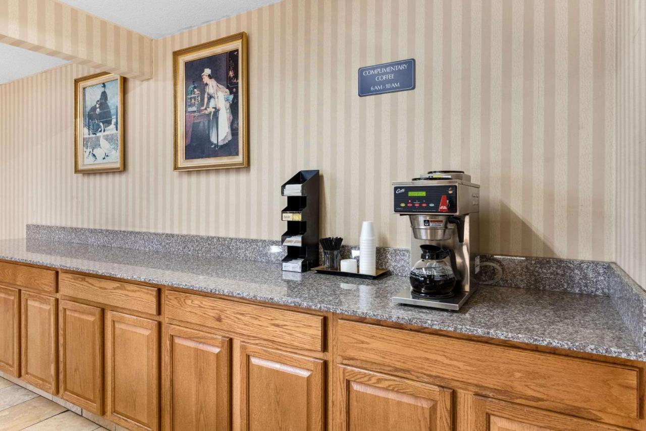 Rodeway Inn Columbus Bagian luar foto