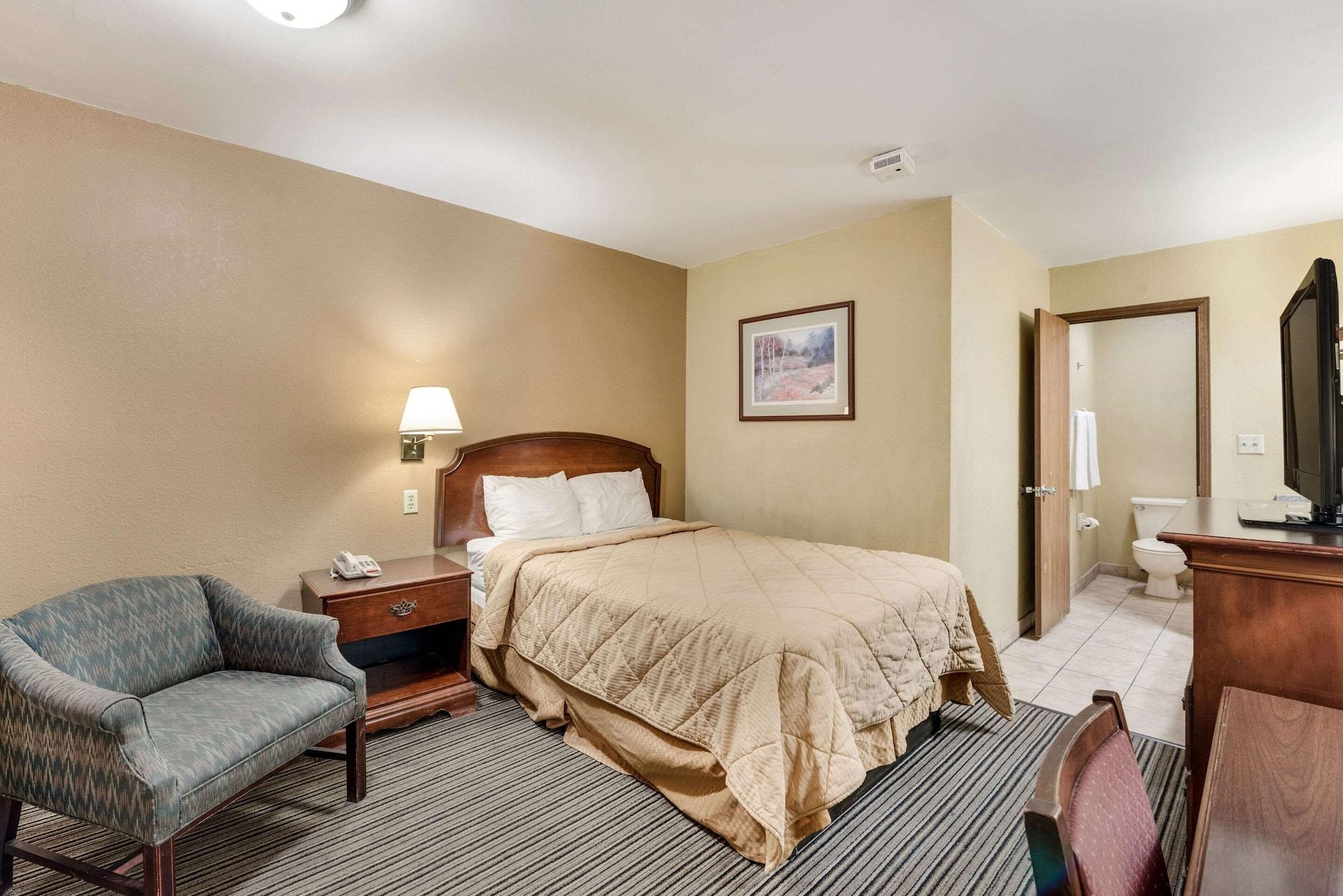 Rodeway Inn Columbus Bagian luar foto