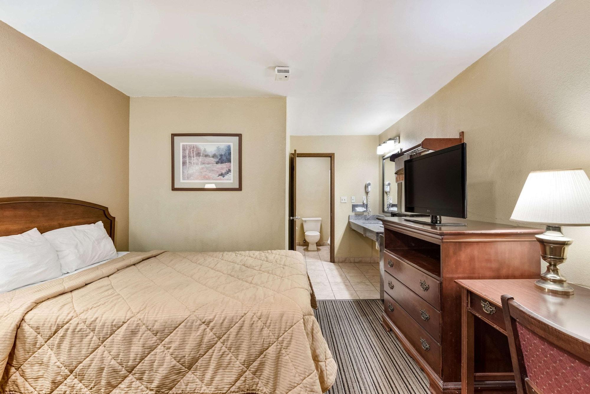 Rodeway Inn Columbus Bagian luar foto