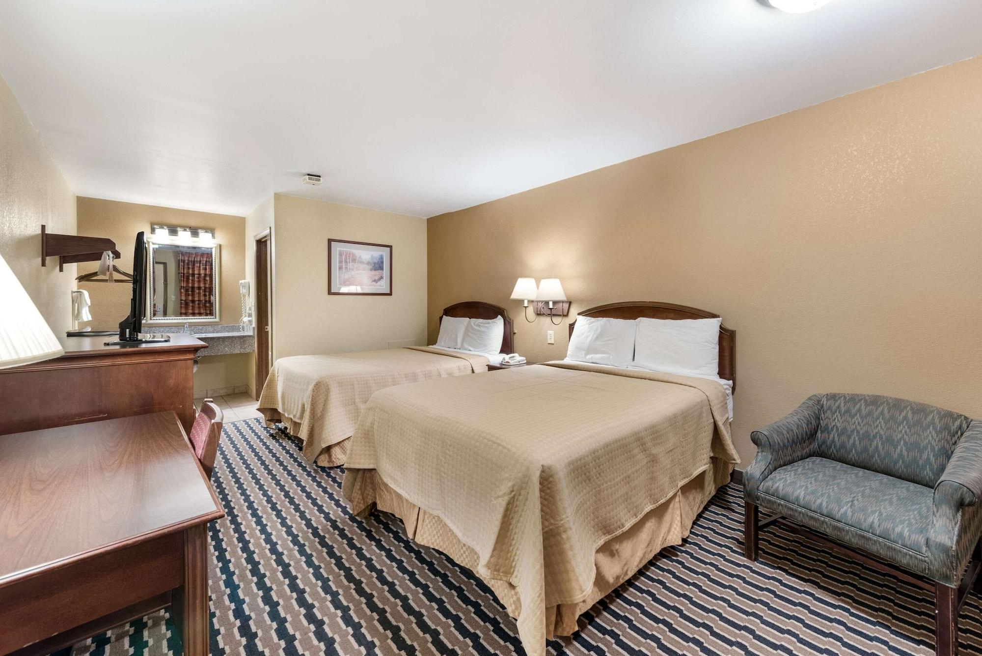Rodeway Inn Columbus Bagian luar foto