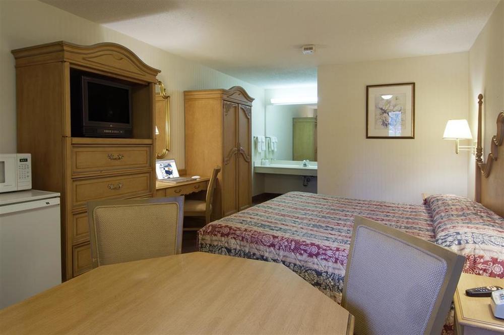Rodeway Inn Columbus Ruang foto
