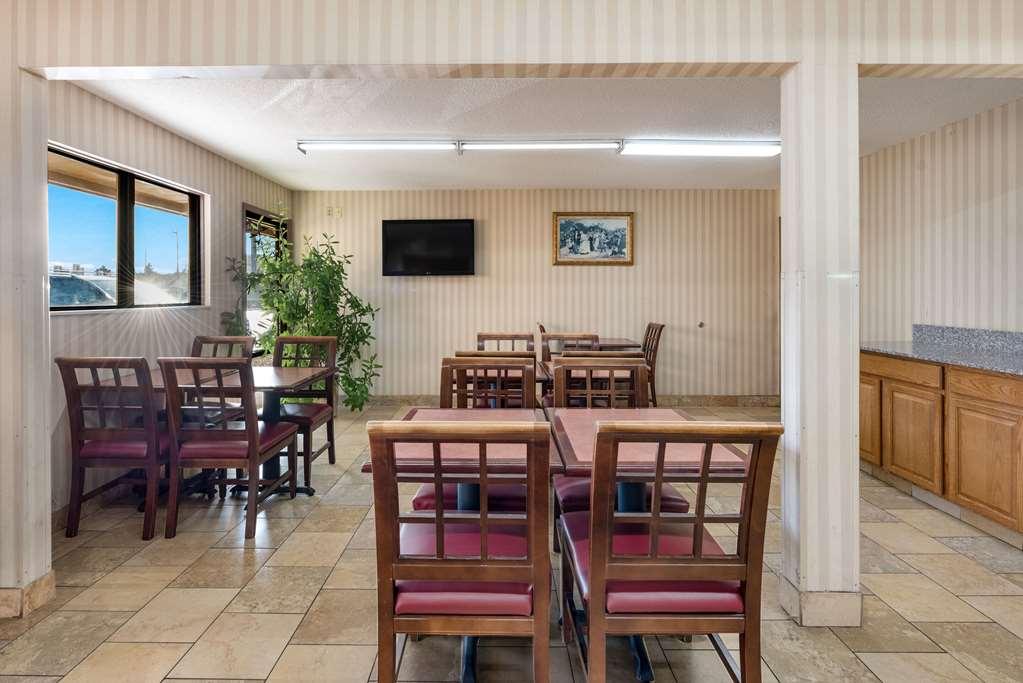 Rodeway Inn Columbus Bagian luar foto